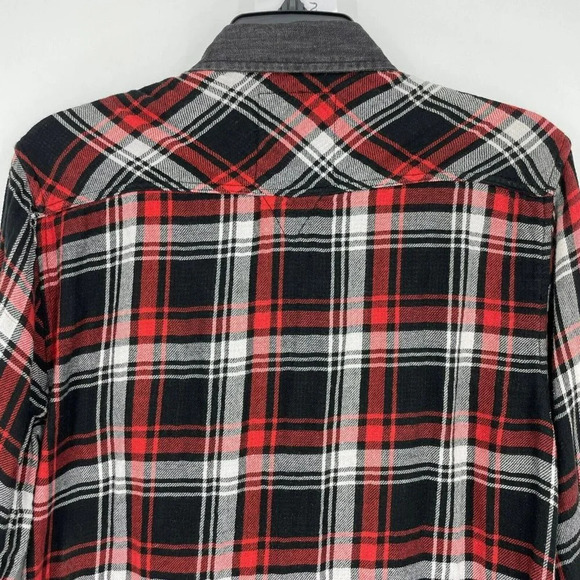 Guess Shirt Men's Sz XS Red Black Plaid Snap Front Pockets Button Up Long Sleeve - Picture 8 of 8